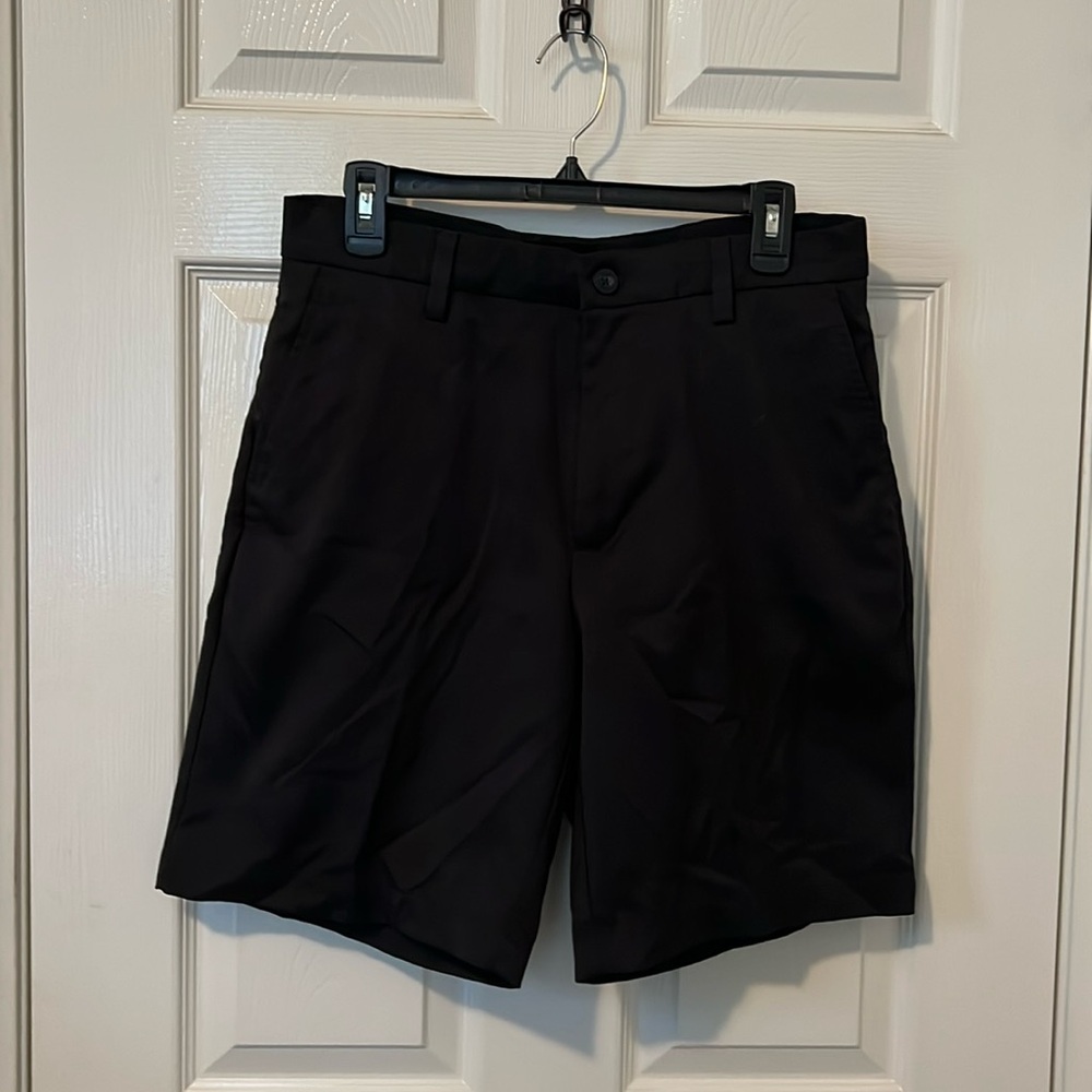 Men’s Amazon Essentials Golf Shorts